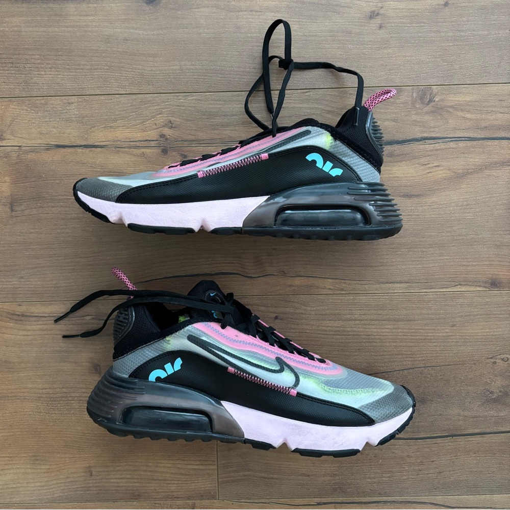 Nike Women Air Max 2090 Pink/Black Sneakers